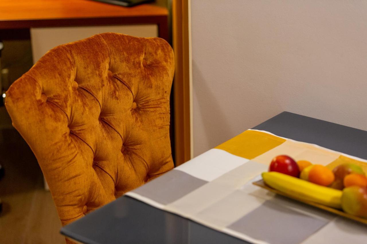 Studio Apartment Oleander สปลิท ภายนอก รูปภาพ