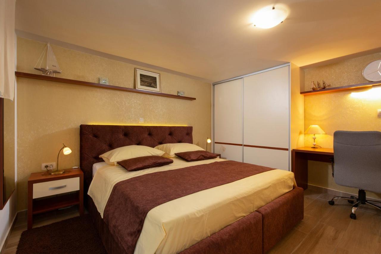 Studio Apartment Oleander สปลิท ภายนอก รูปภาพ