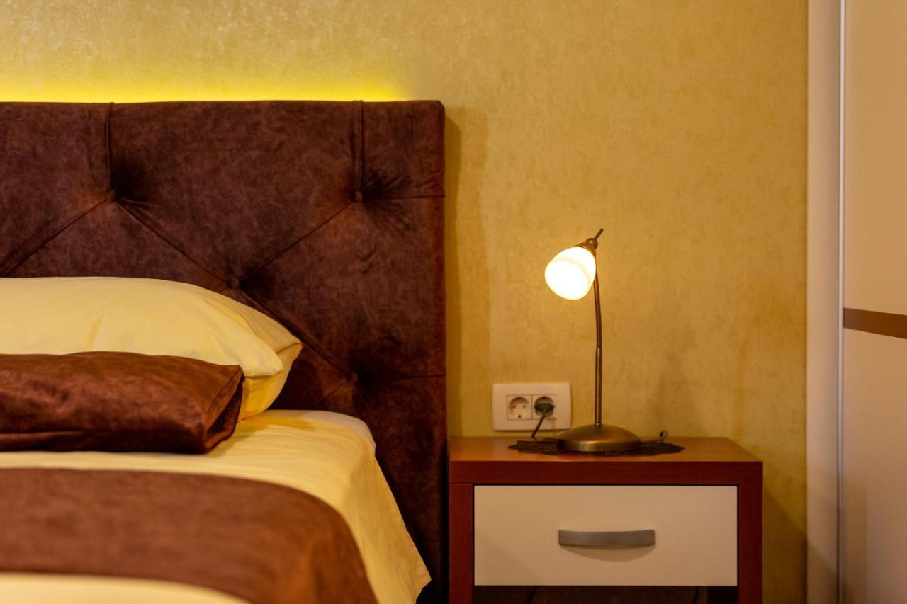Studio Apartment Oleander สปลิท ภายนอก รูปภาพ