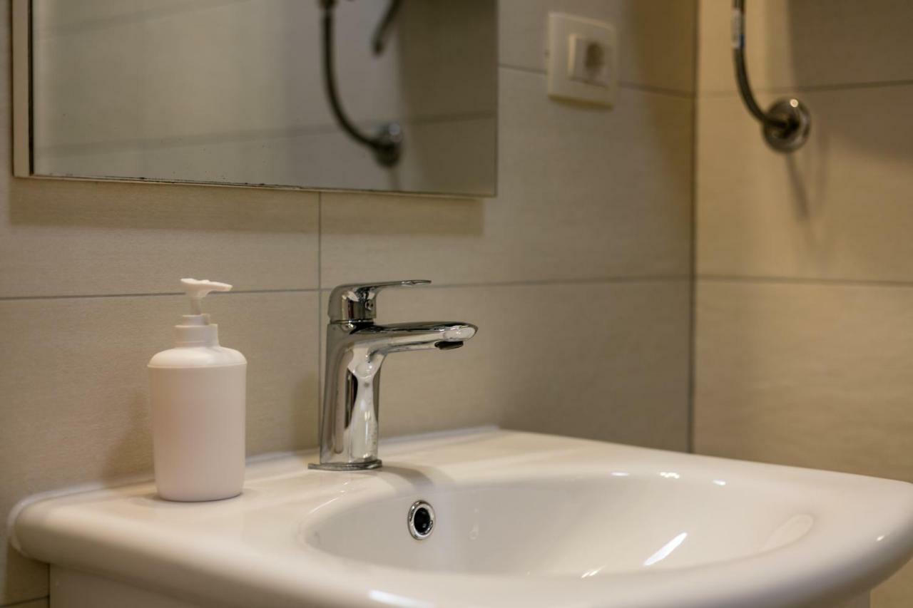 Studio Apartment Oleander สปลิท ภายนอก รูปภาพ